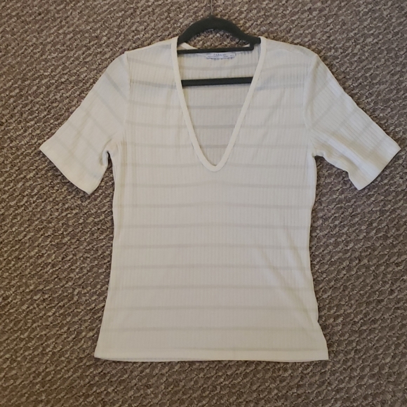 Zara Tops - NWOT Zara V Neck shirt